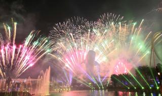 朋友圈发烟花配文字 朋友圈发烟花配文字